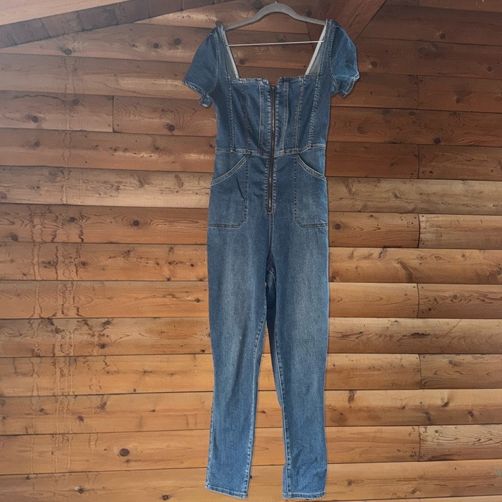 Free People CRVY Selena Denim One-Piece Jumpsuit | Gently Worn | Size Med | 🩵💕